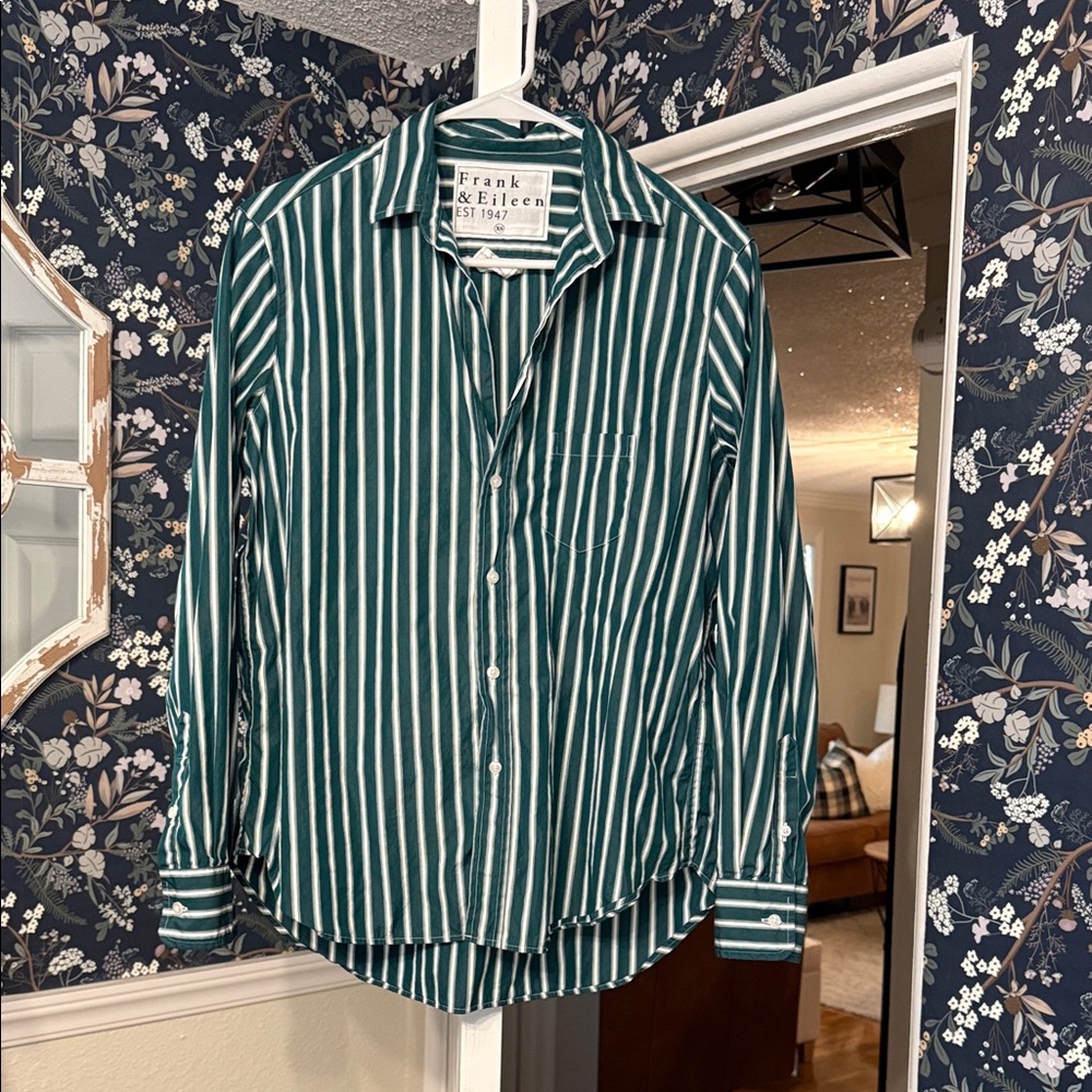 Frank and Eileen Button Down Eileen Top NWOT Size XS